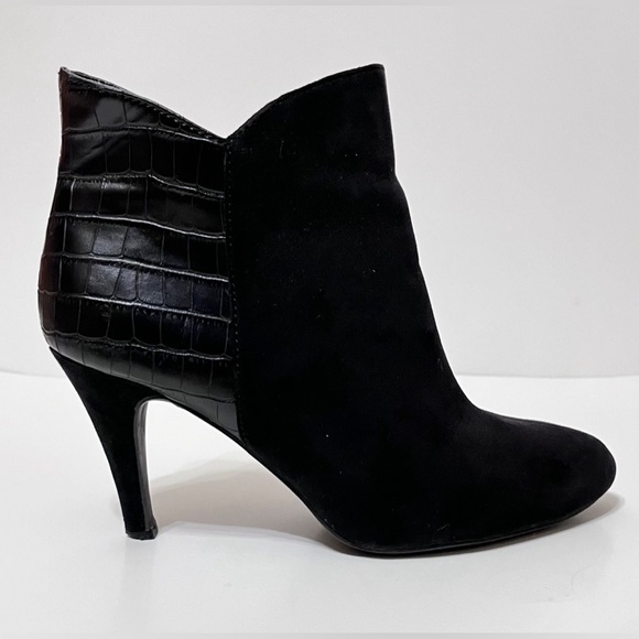 Express Black High Heel Ankle Booties - Picture 1 of 10